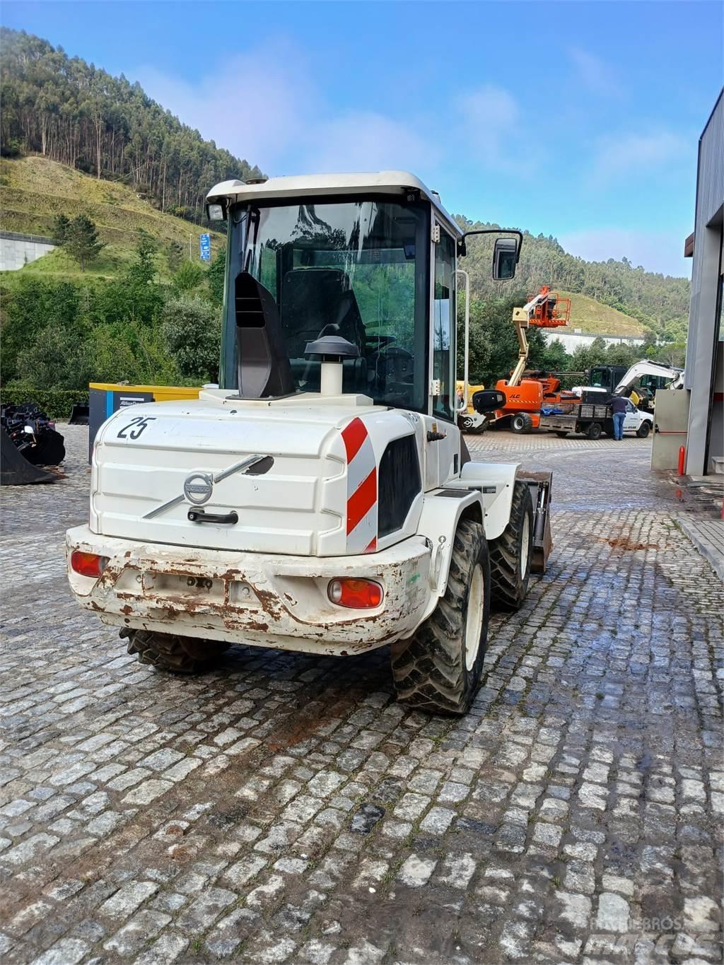 Volvo L30G Būvniecība- Citi