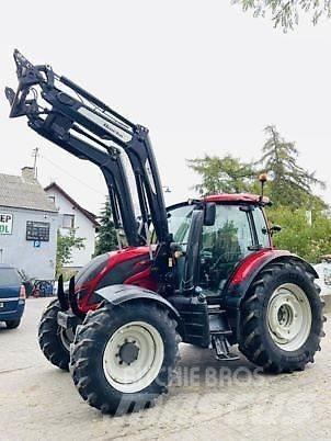 Valtra N104 Traktori