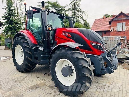 Valtra T154 Traktori