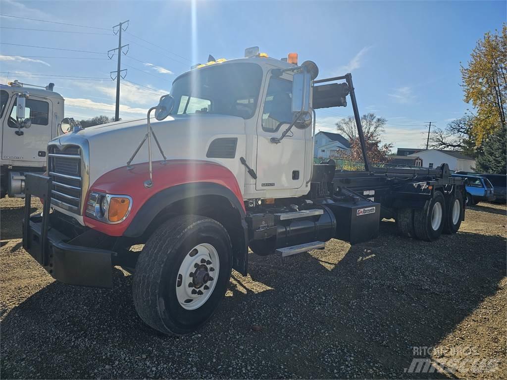 Mack CV713 Citi