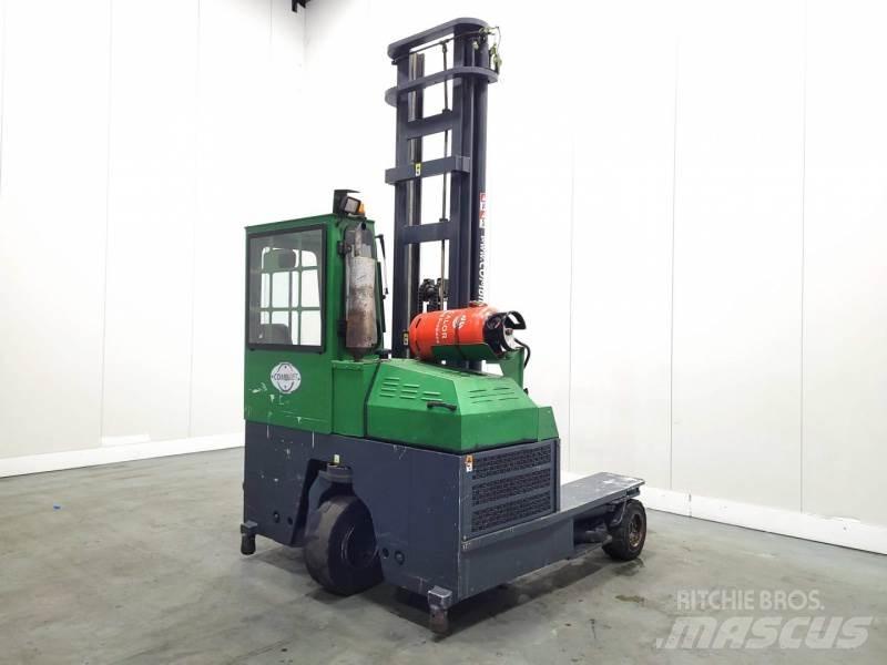 Combilift C4000 Četru virzienu krāvēji