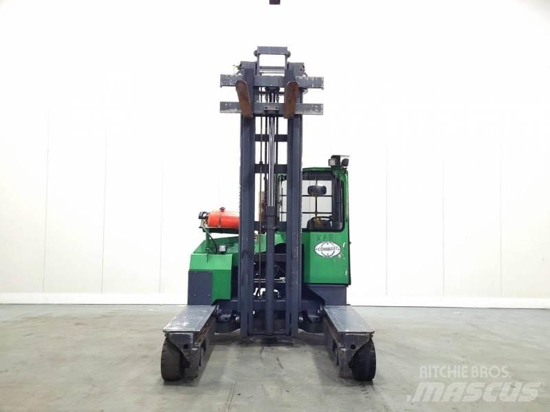 Combilift C4000 Četru virzienu krāvēji