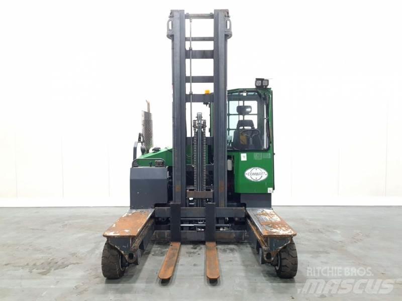 Combilift C4000 Četru virzienu krāvēji