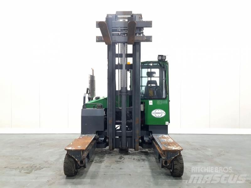 Combilift C4000 Četru virzienu krāvēji