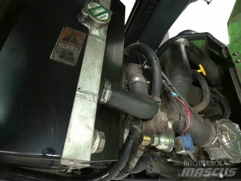 Combilift C4000 Četru virzienu krāvēji