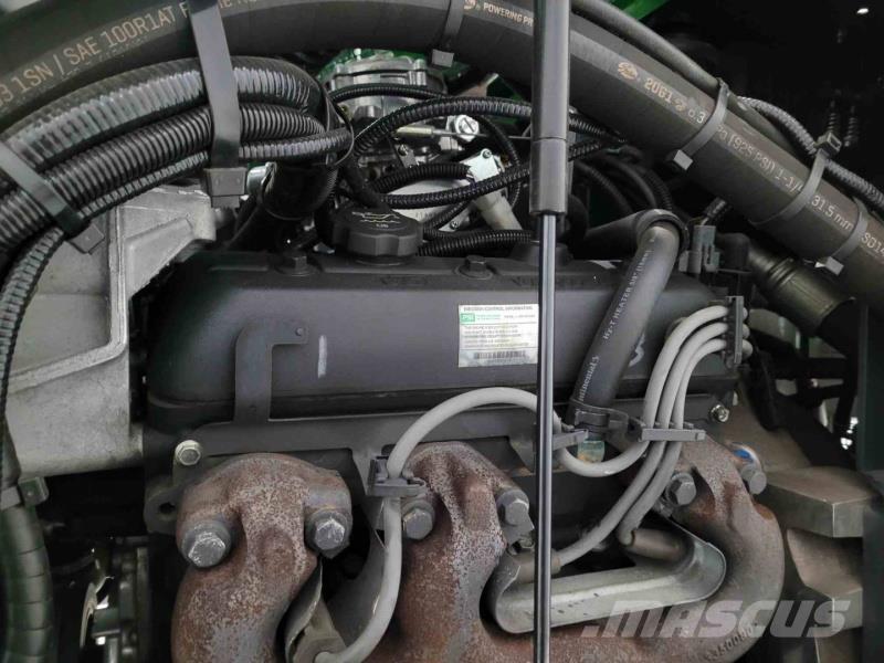 Combilift C8000 GAS Četru virzienu krāvēji