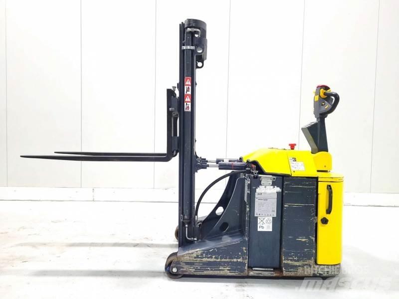 Combilift CS1500 Pašgājēji krautnētāji