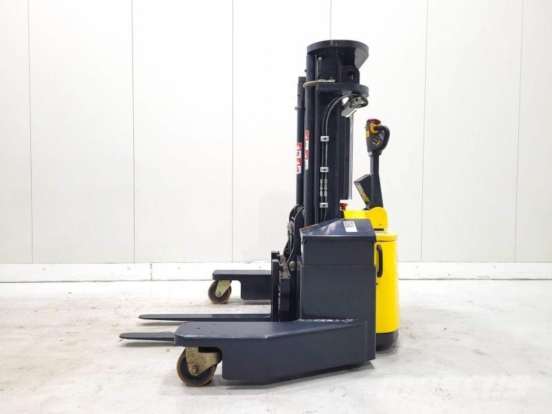 Combilift WR4 Konteineru pacēlāji