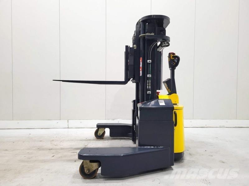 Combilift WR4 Konteineru pacēlāji