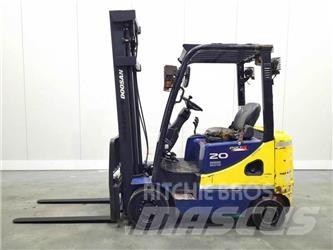 Doosan D20SC-5 Tehnika ar dīzeļa dzinēju
