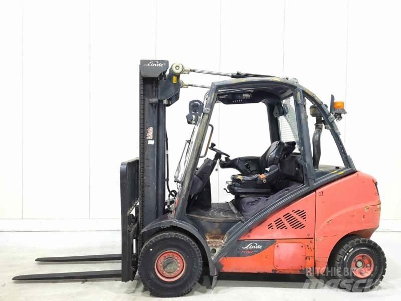 Linde H30D-02 Tehnika ar dīzeļa dzinēju