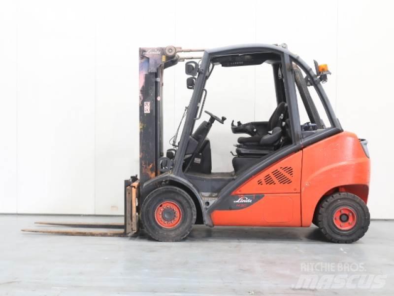 Linde H30D-02 393 Tehnika ar dīzeļa dzinēju