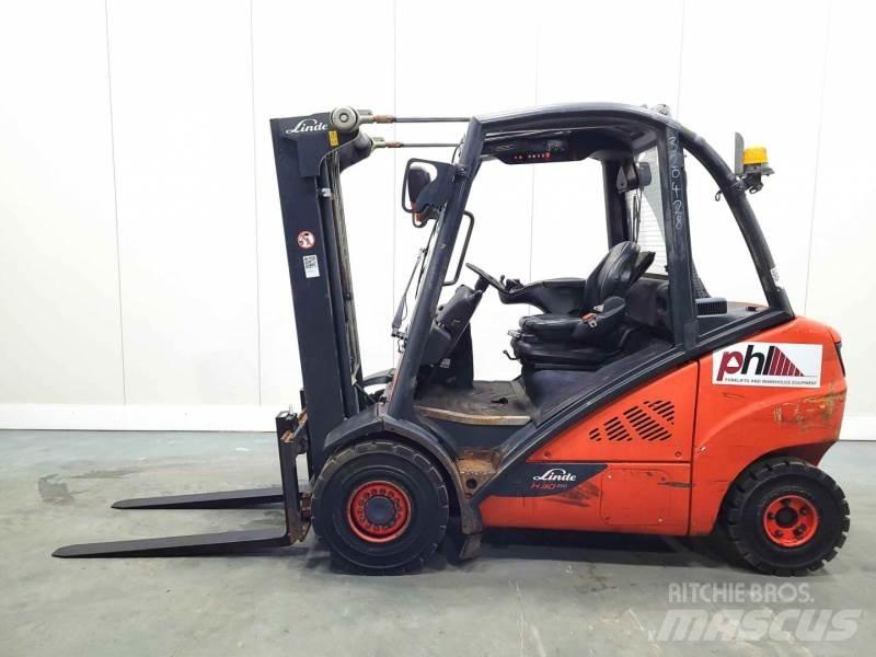 Linde H30D-02 393 Tehnika ar dīzeļa dzinēju