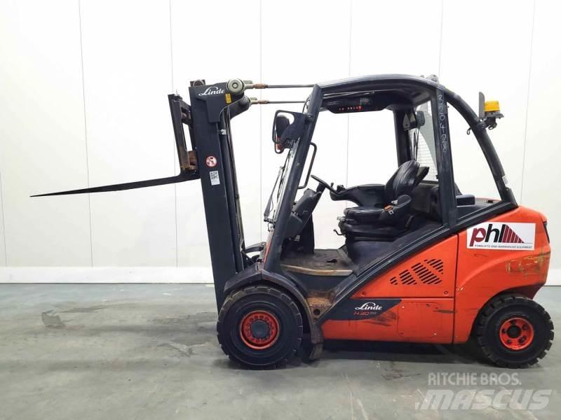 Linde H30D-02 393 Tehnika ar dīzeļa dzinēju