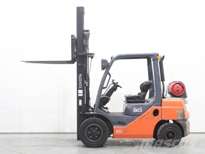 Toyota 02-8FGF30 LPG tehnika