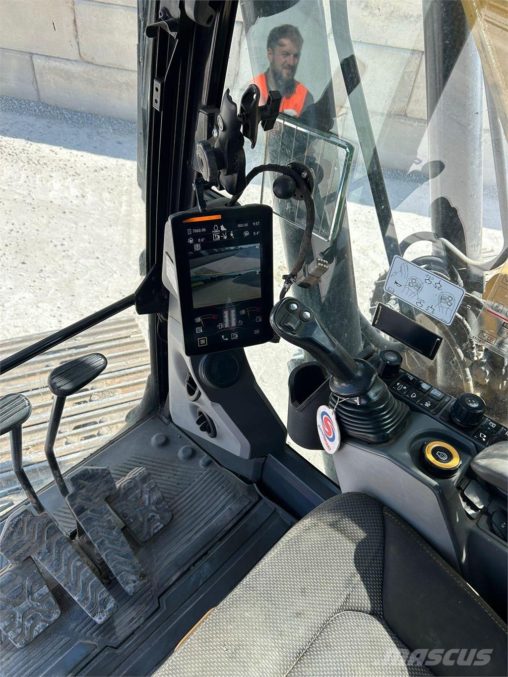 CAT 320 Kāpurķēžu ekskavatori