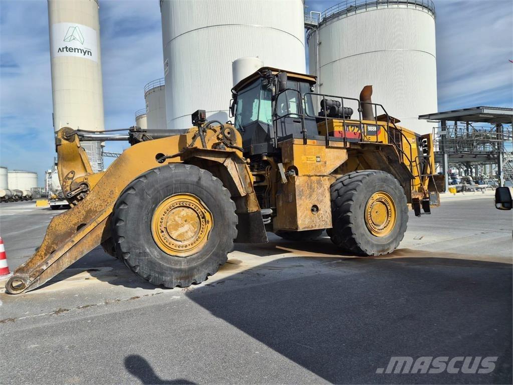CAT 988K Iekrāvēji uz riteņiem