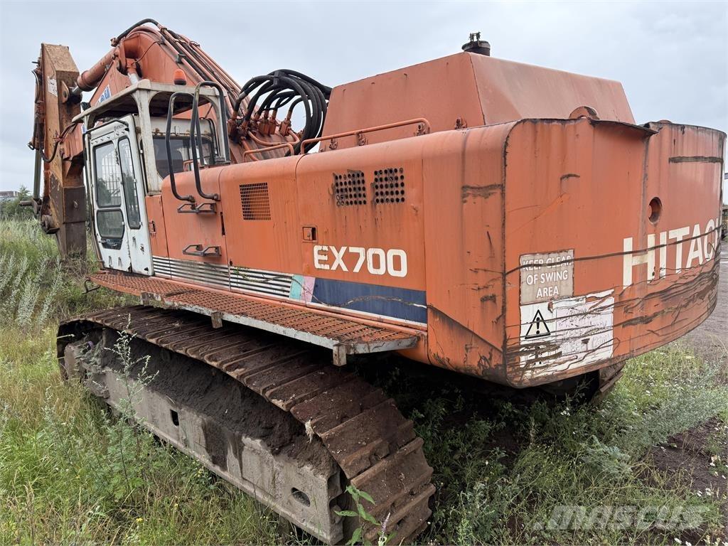 Hitachi EX700 Kāpurķēžu ekskavatori