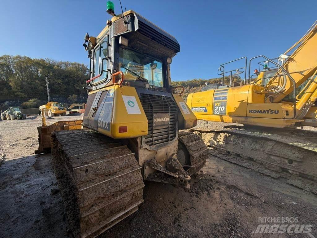 Komatsu D51PX Kāpurķēžu buldozeri