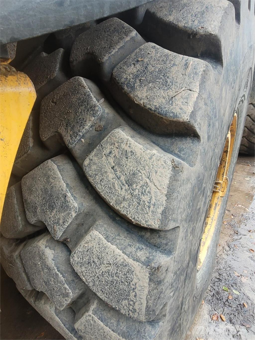 Volvo A40F Artikulētie pašizgāzēji