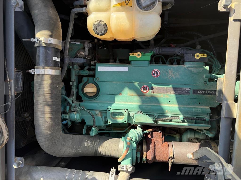 Volvo EC220EL Kāpurķēžu ekskavatori