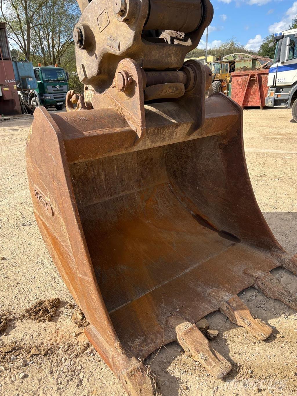 Volvo EC290BLC Kāpurķēžu ekskavatori