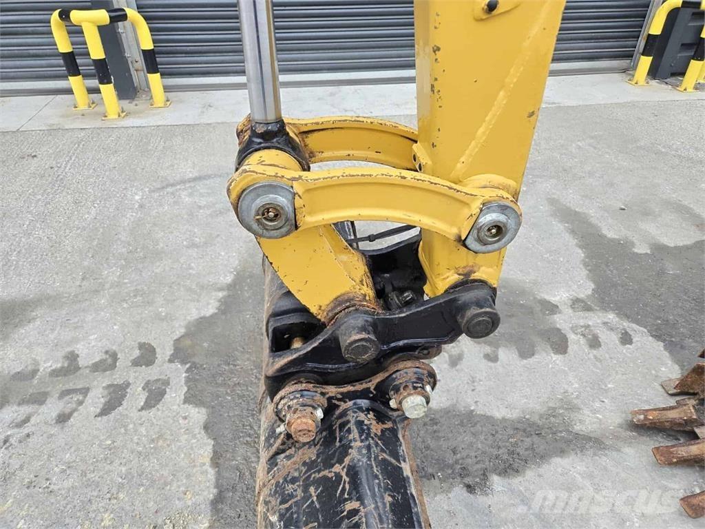 CAT 302.7 Mini ekskavatori < 7 t