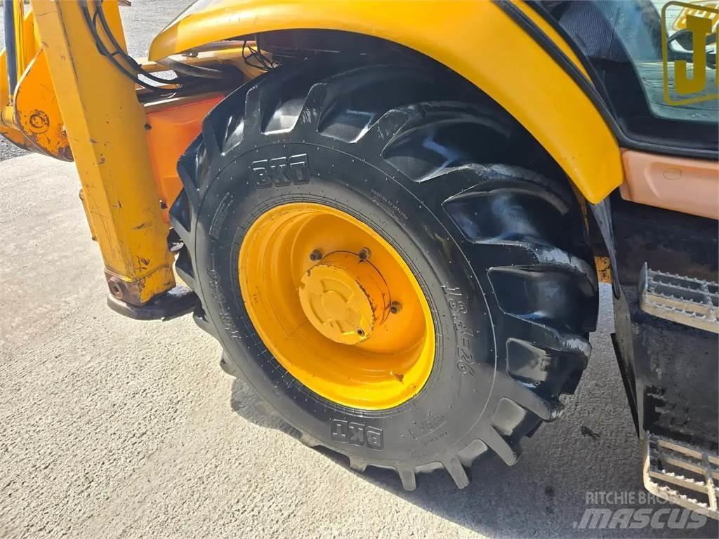 JCB 3CX Ekskavatori-iekrāvēji