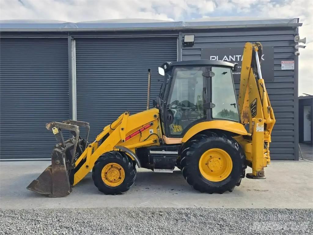JCB 3CX Ekskavatori-iekrāvēji