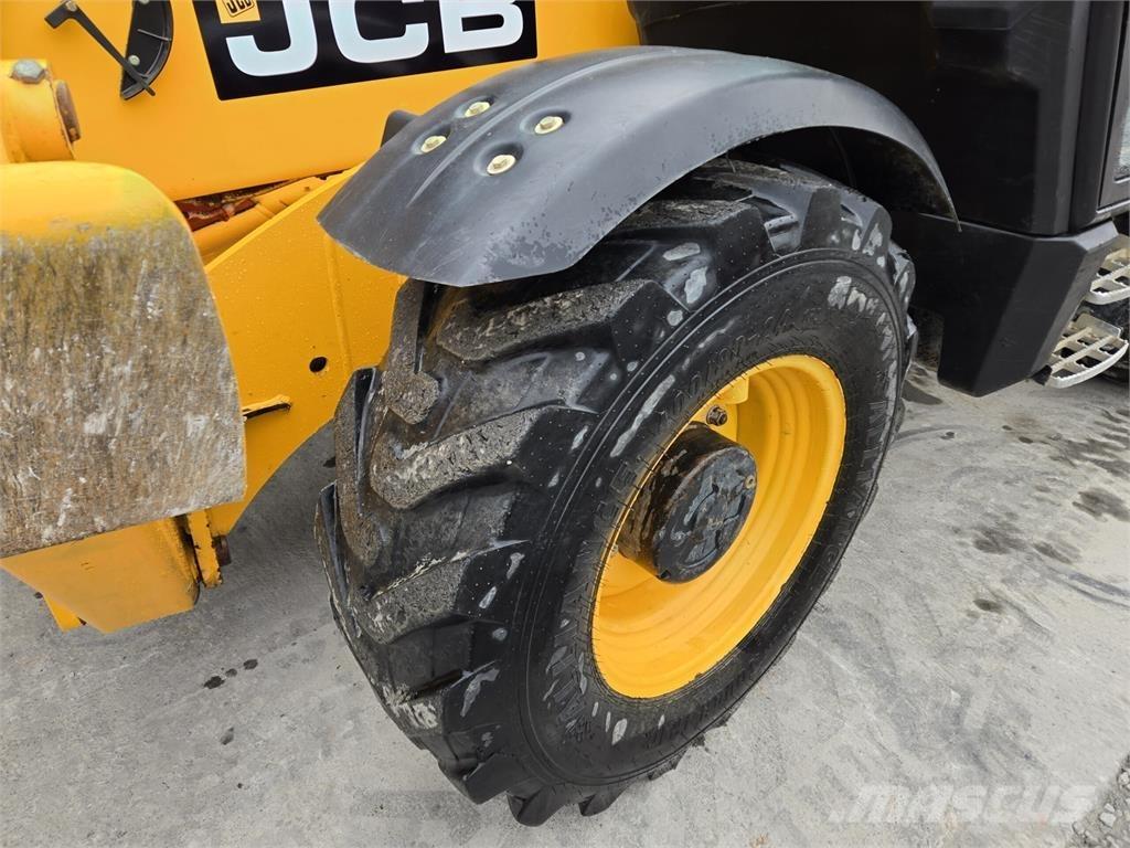 JCB 535-140 Teleskopiskie manipulatori