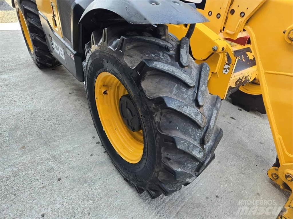 JCB 535-95 Teleskopiskie manipulatori