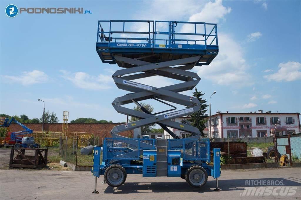 Genie 4390 RT Šķerveida pacēlāji