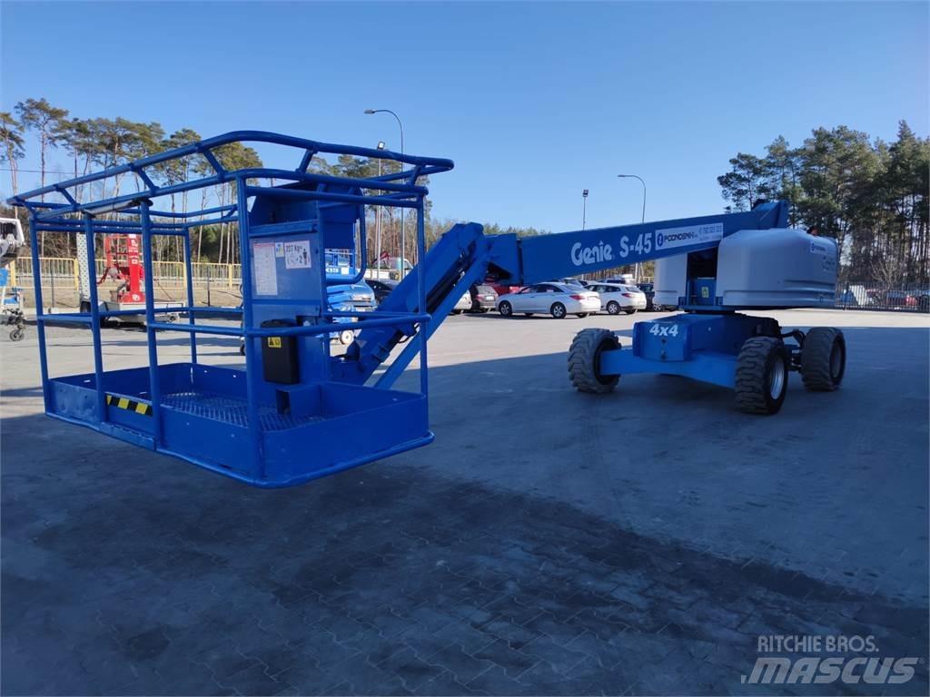 Genie S-45 Teleskopiskie pacēlāji