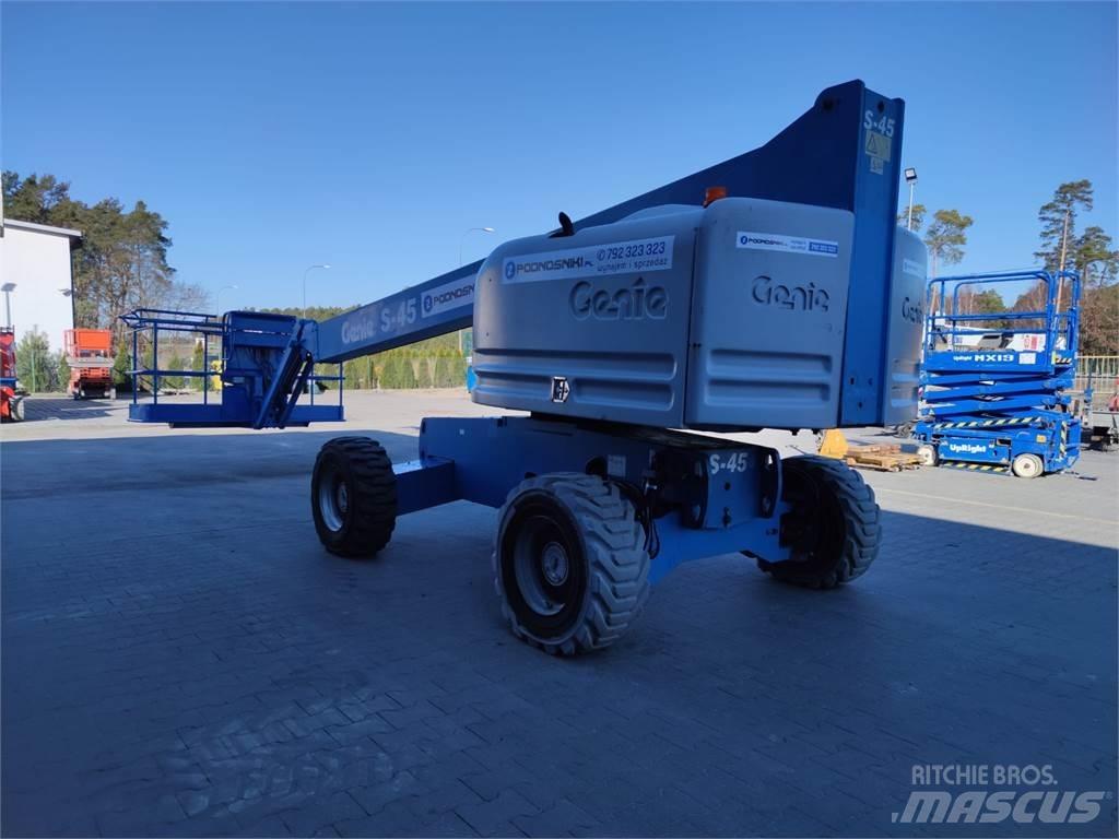 Genie S-45 Teleskopiskie pacēlāji