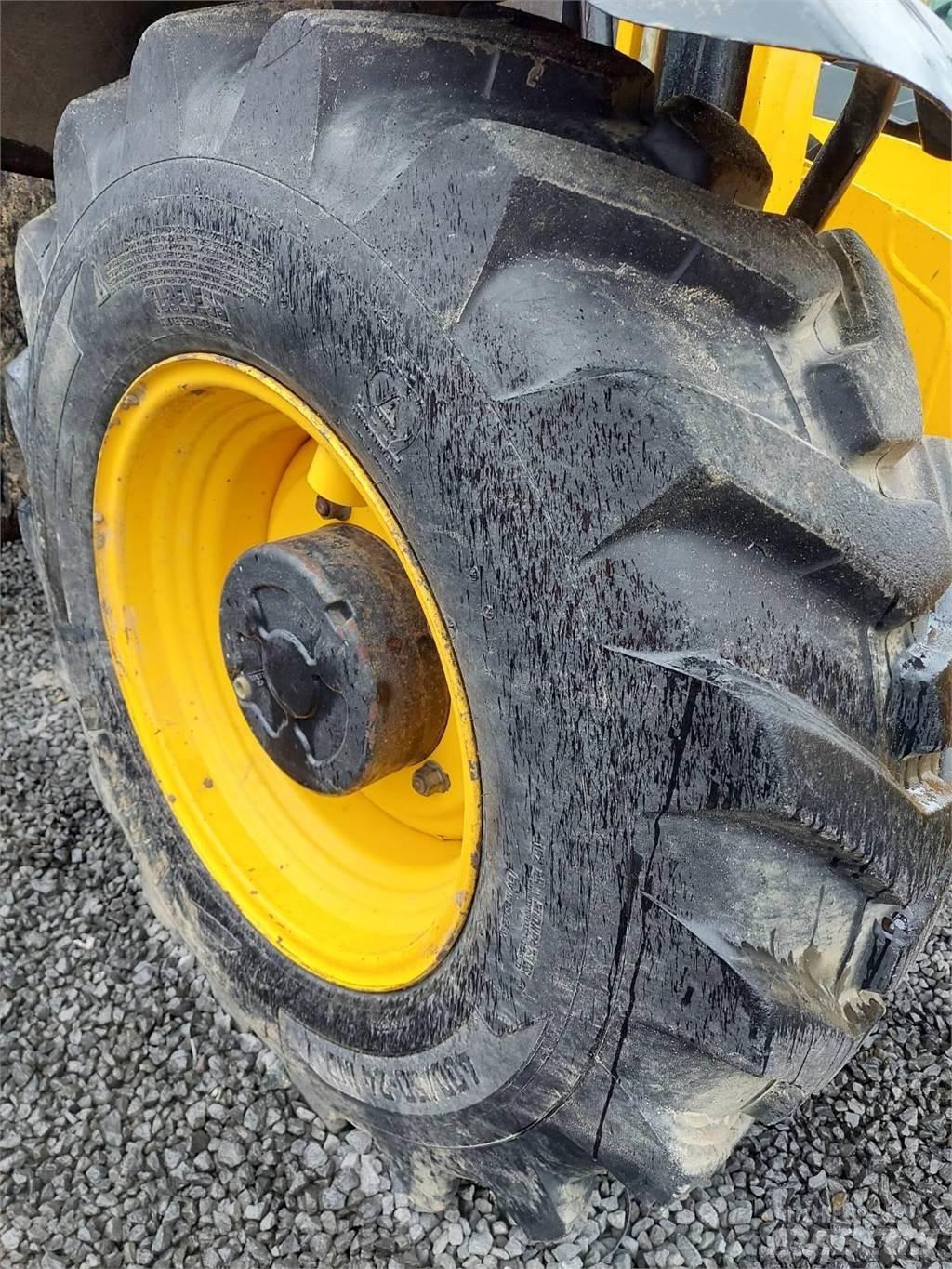 JCB 535-140 Teleskopiskie manipulatori