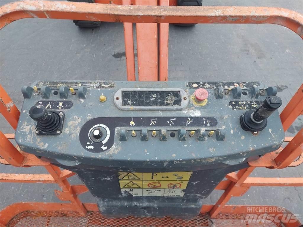 JLG 450AJ Strēles pacēlāji