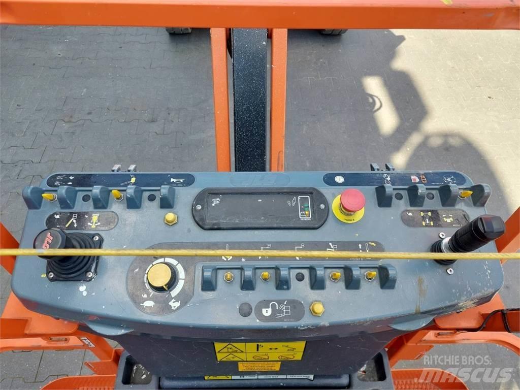 JLG E450AJ Strēles pacēlāji