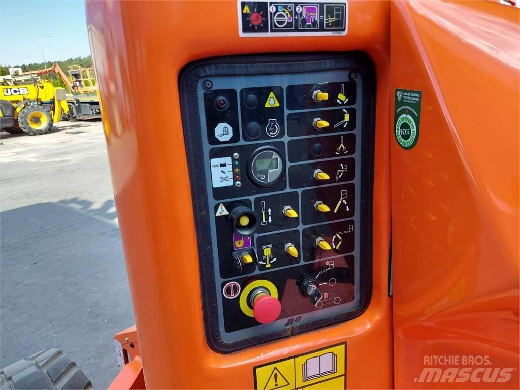 JLG E450AJ Strēles pacēlāji