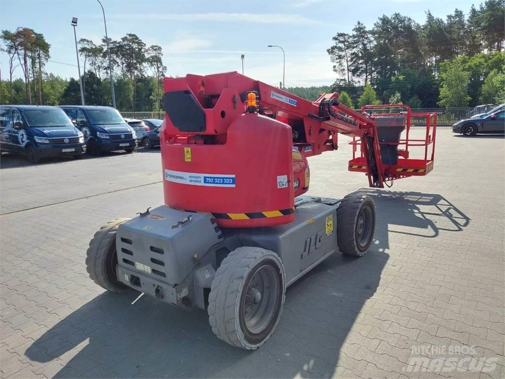 JLG M450AJ Strēles pacēlāji
