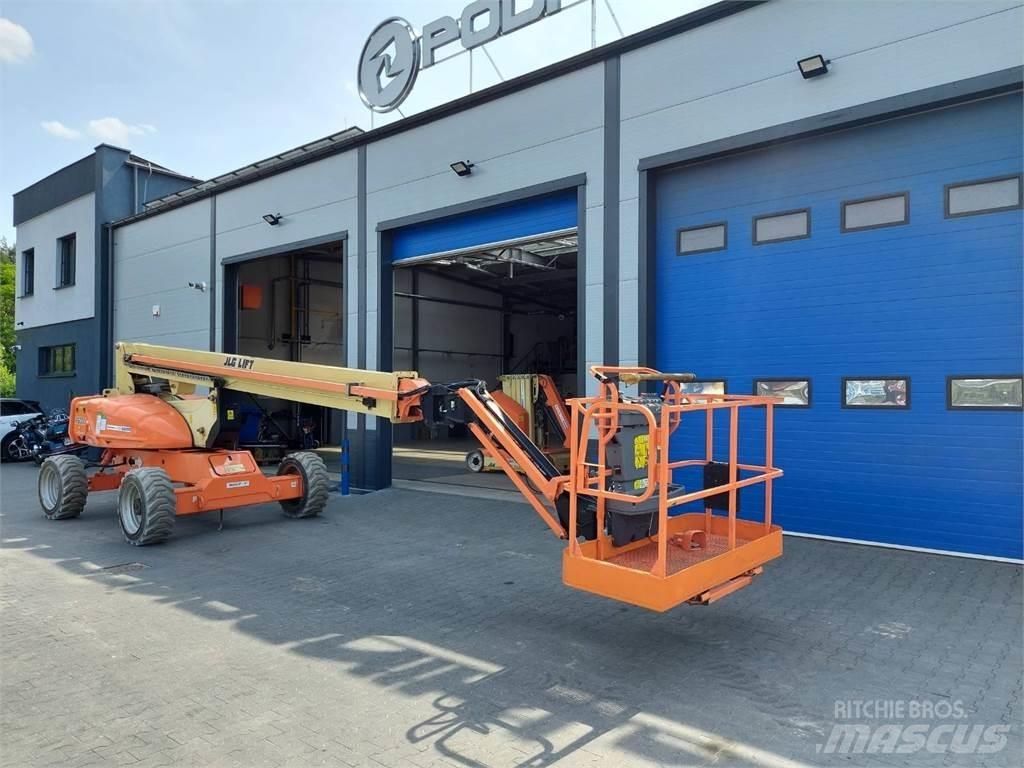 JLG M600JP Strēles pacēlāji