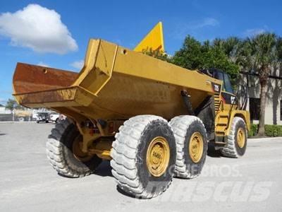 CAT 725 Artikulētie pašizgāzēji