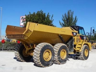 CAT 725 Artikulētie pašizgāzēji