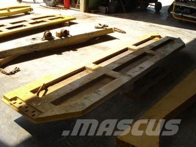 CAT 740 Tailgate Citas sastāvdaļas