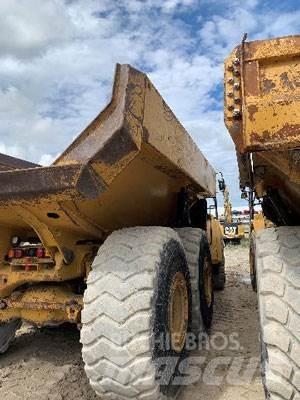 CAT 740B Artikulētie pašizgāzēji