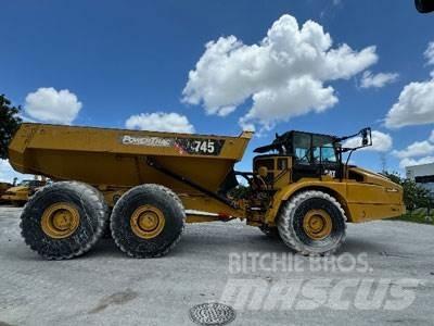 CAT 745-04A Artikulētie pašizgāzēji