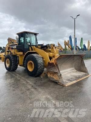 CAT 966M Iekrāvēji uz riteņiem