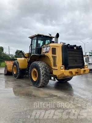 CAT 966M Iekrāvēji uz riteņiem