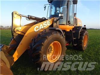CASE 721G Iekrāvēji uz riteņiem