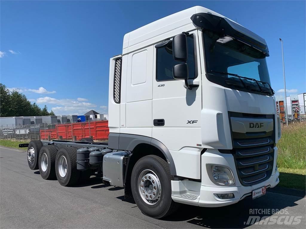 DAF XF 430 8x4*4 Šasija ar kabīni