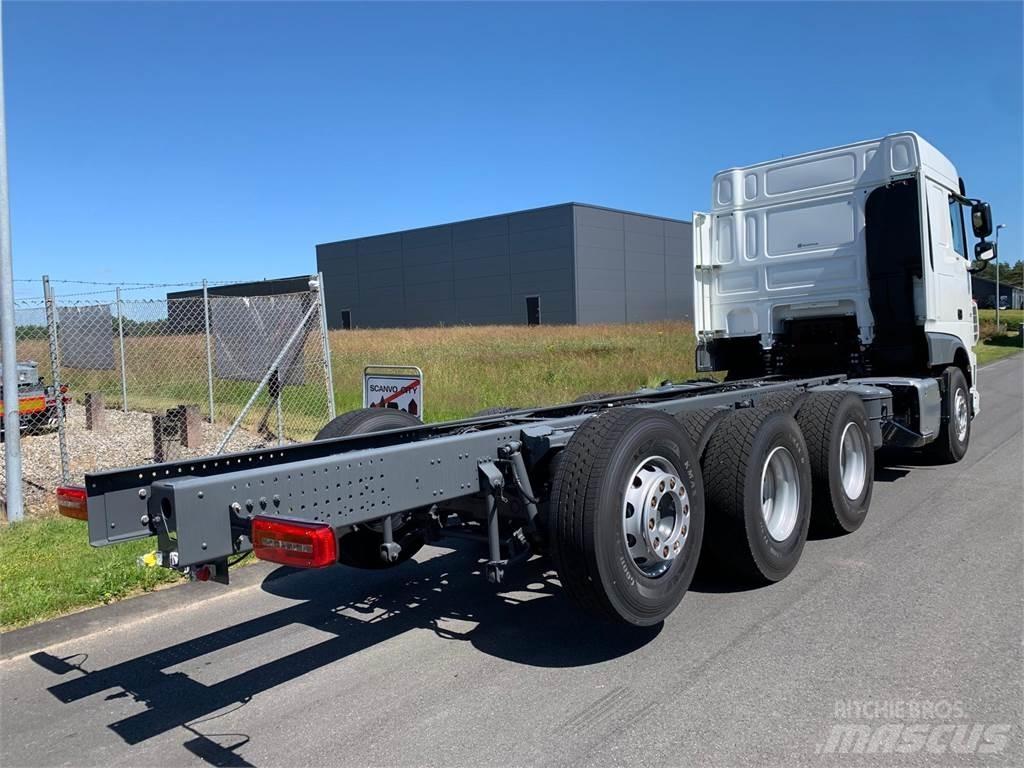 DAF XF 430 8x4*4 Šasija ar kabīni